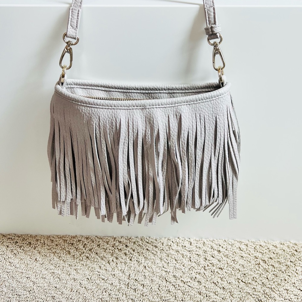 Fringe cross body bag. NBW.